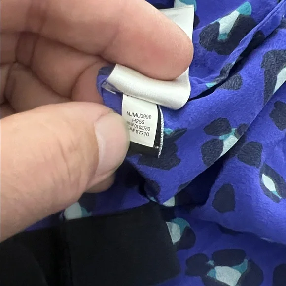 Kate Spade The 100% Silk Animal Print Blouse, size 0 - Picture 8 of 11